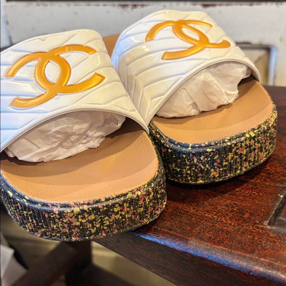 Sandals Feature A Large Gold Interlocking Large L… - image 7